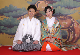定番の正座の写真は結婚の挨拶に人気！！