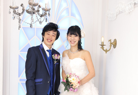 チャペル風の背景は洋装撮影にぴったり！