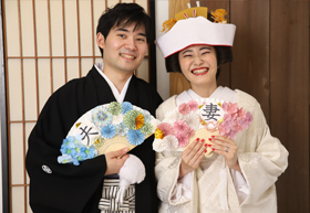角隠しはなんと無料オプション！人気の夫婦扇子もスタジオにて無料でお貸出し可能です！