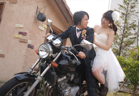 仲良くバイクの二人乗り♡愛車の持ち込みOKです！